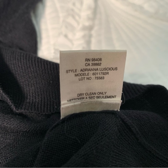 Theory | Black V-Necks Sweater | Size Small - Picture 8 of 11